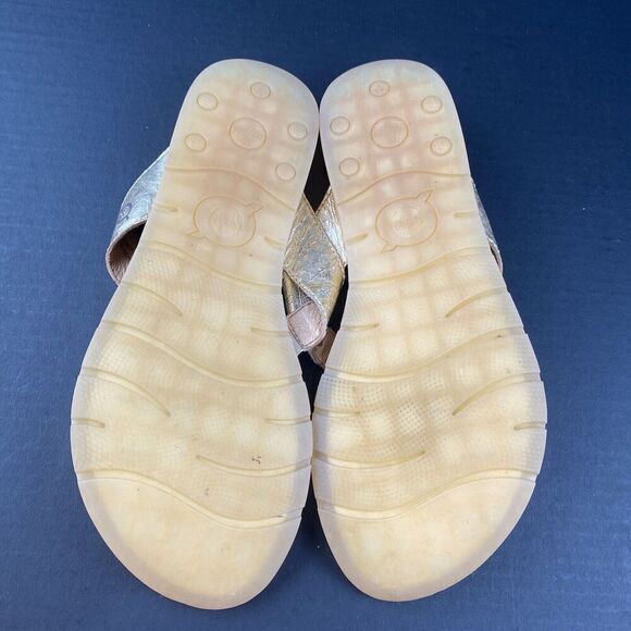 Born Amelie Flip Flops Thongs Leather Gold Sandals Size 10 M F00270 Pre Owned - Picture 8 of 16